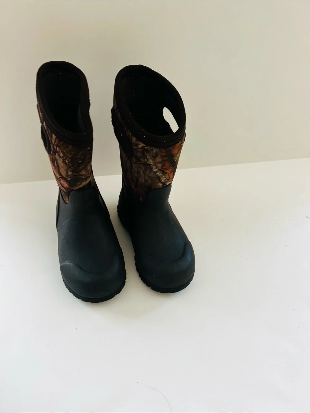 Bogs Kids Camo Waterproof Rain Boots Youth Outdoor Rubber Hunting Boots Size 9